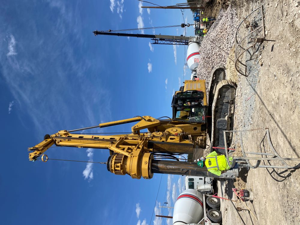 Oak Hill Parkway crews drill new bridge foundations near US 290 and Old Bee Caves Road. These 20-foot-deep drilled shafts will hold columns to support the new US 290 westbound frontage road bridges. March 2022
